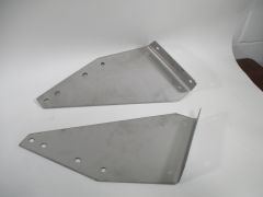 SS Kenworth Brackets - This Sku covers 1 Left and 1 Right bracket per step (driver or passenger side) Fits Lower Step 7.5" (Replaces OEM # N47-1004-1) 2005 & newer -Sku# KWZN47-1004GR